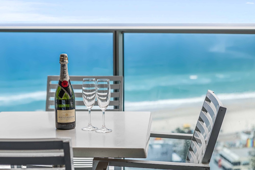 Holiday Holiday - H Residence Apartments