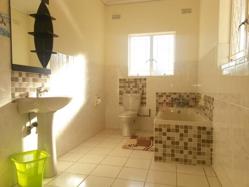 Ingwe Place Guest House view 3