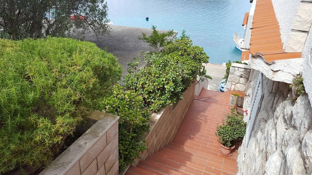 Apartments Marija Lastovo