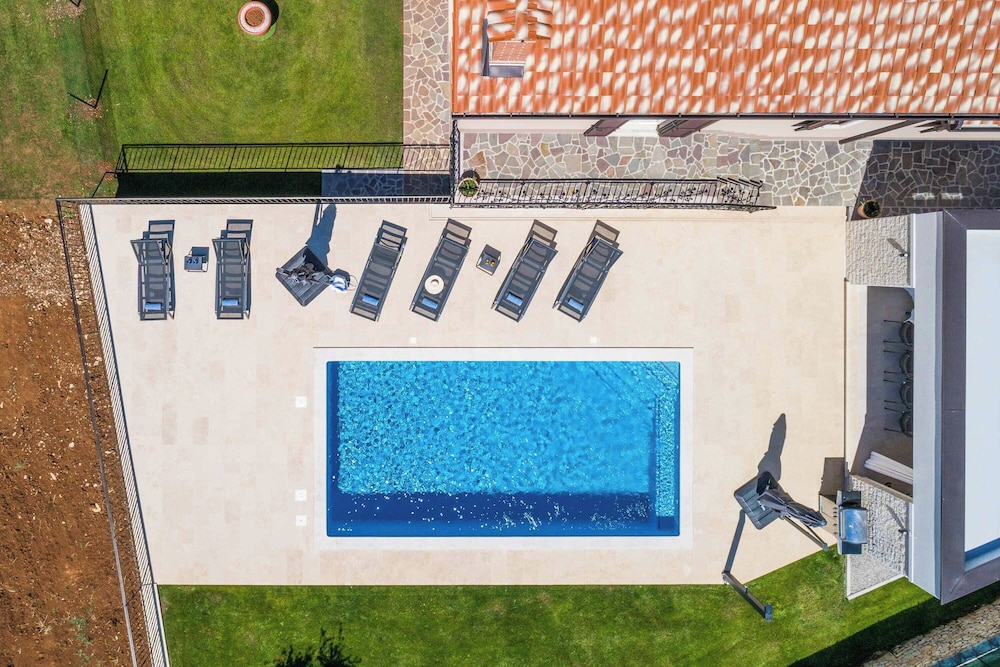 Villa Rosewood