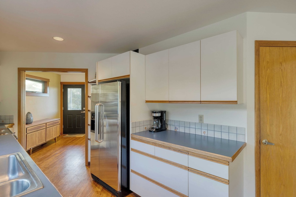 Half Block to Beach w/ Oceanview, Patio + Balcony The Shore Pine by Avantstay