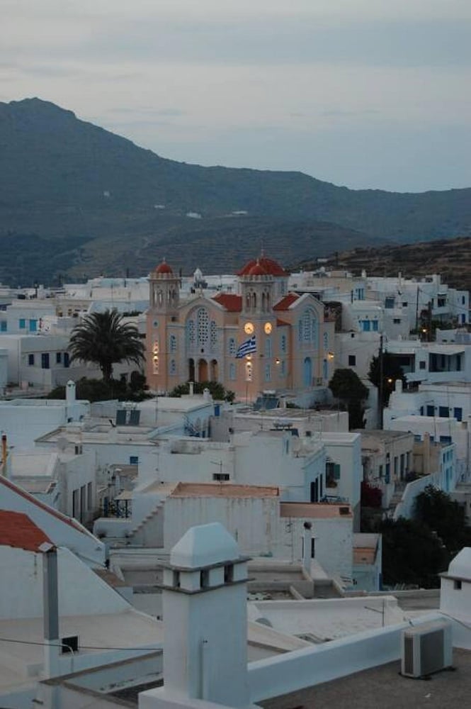 Tinos Experience the House