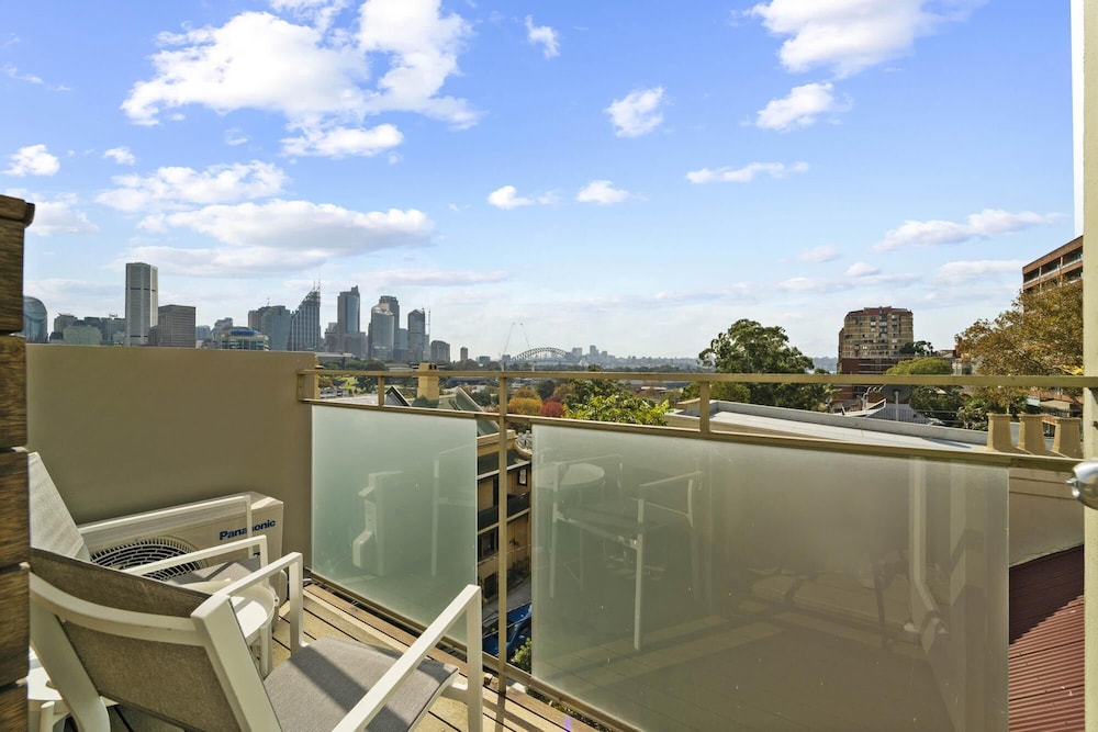 Potts Point Vacations - Modern Potts Point Studio - Property Image 4