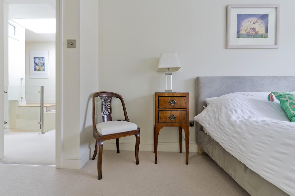 Spacious 3-bedroom Apartment in Earls Court
