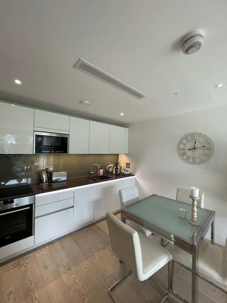 Chic 1BD Flat by the River Thames - Fulham!