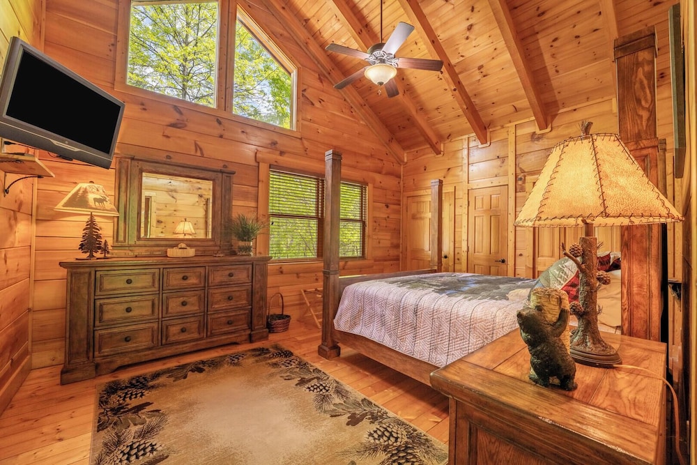 Smoky Bear Cabin