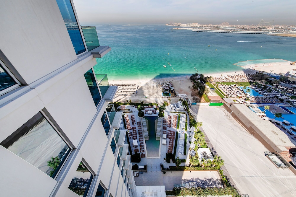 Luxury 2BR at La Vie with sea view