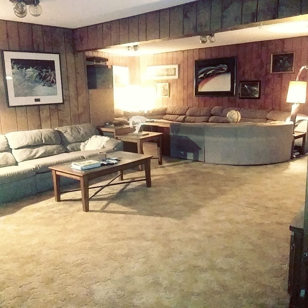HOUSE OF FUTURE MASTER BEDROOM LANSING