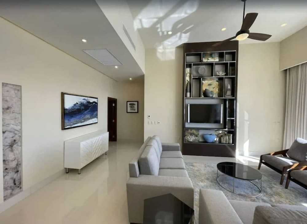 2BD Villa La Valencia Ocean View 5 Star Resort