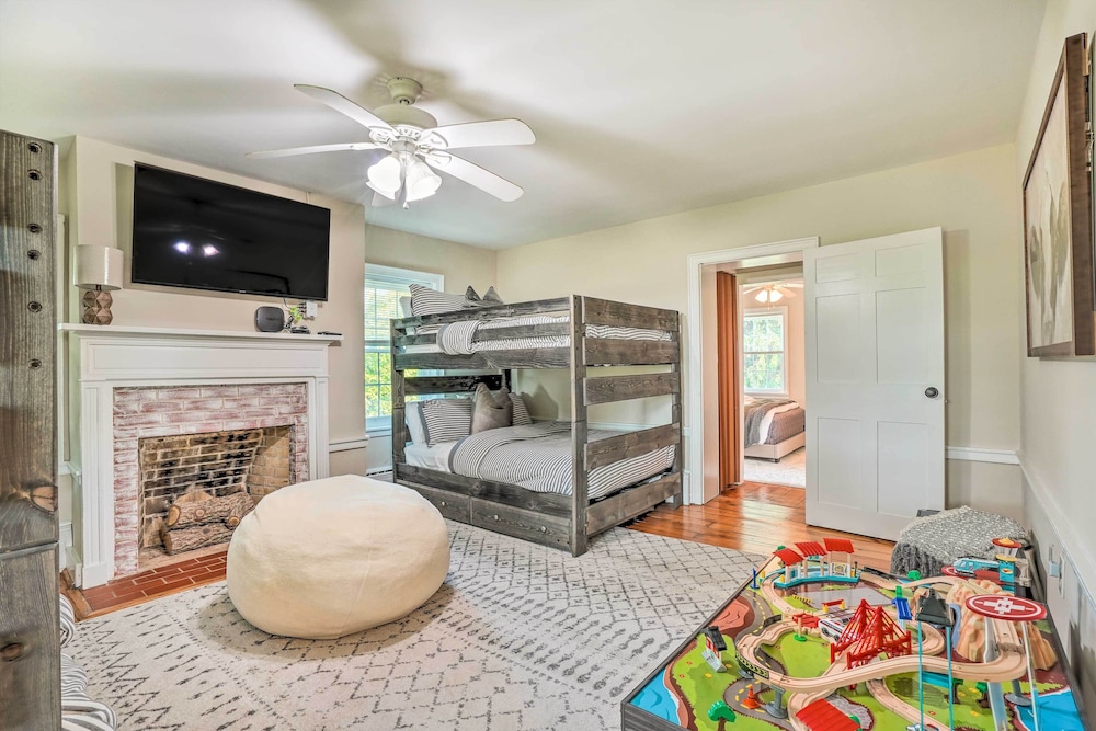 Upscale Country Home w/ Fire Pit in Taneytown! - Property Image 20