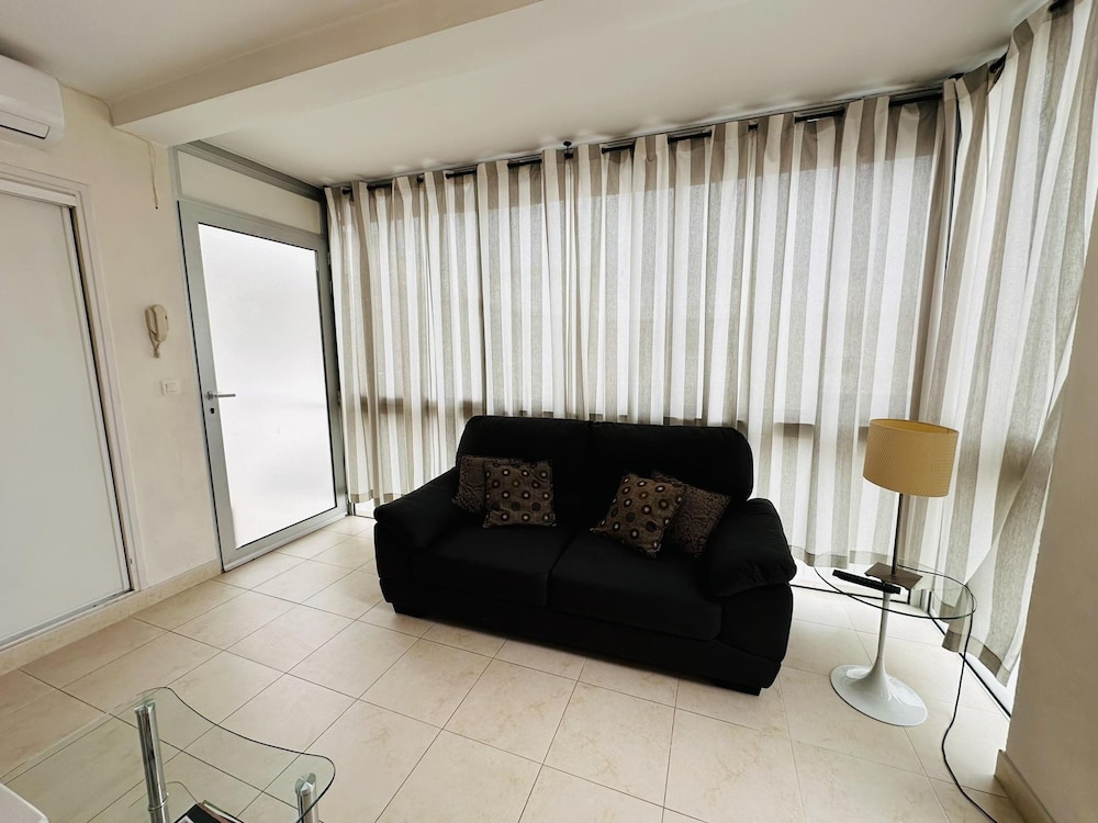 Two Bed Apt in the Center of Cannes - 2229