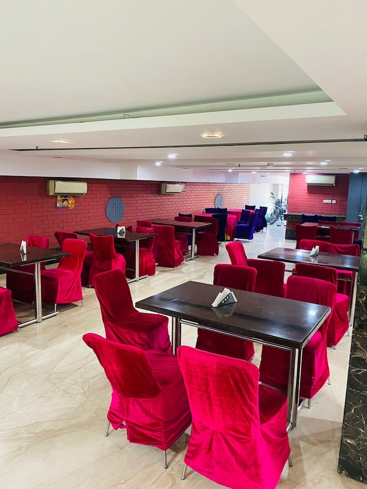 Hotel Downtown by Quadis - East of Kailash