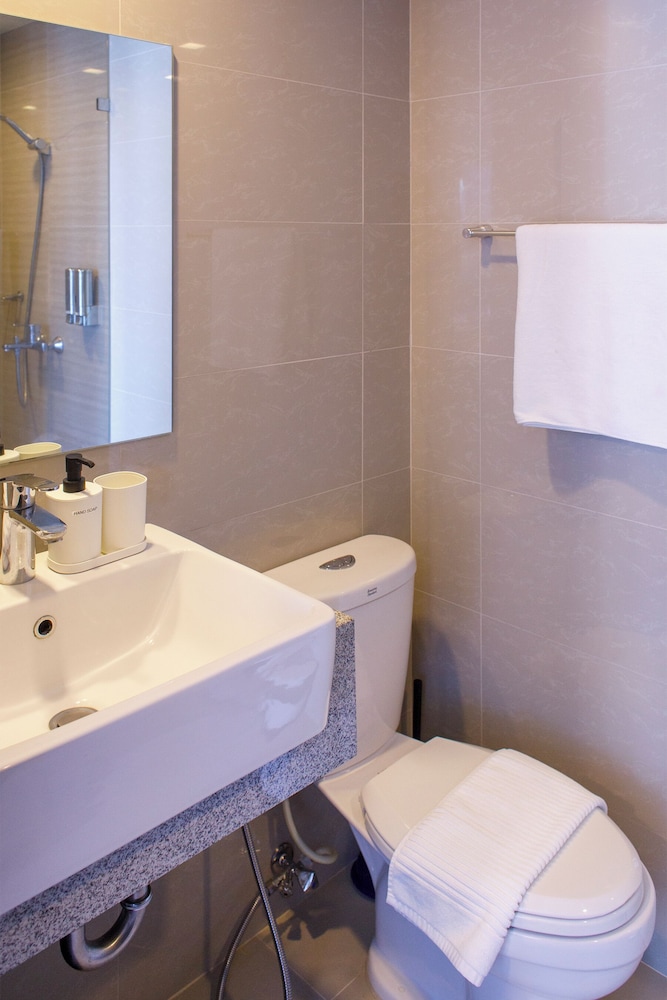 Uptown Park Suites Tower 1