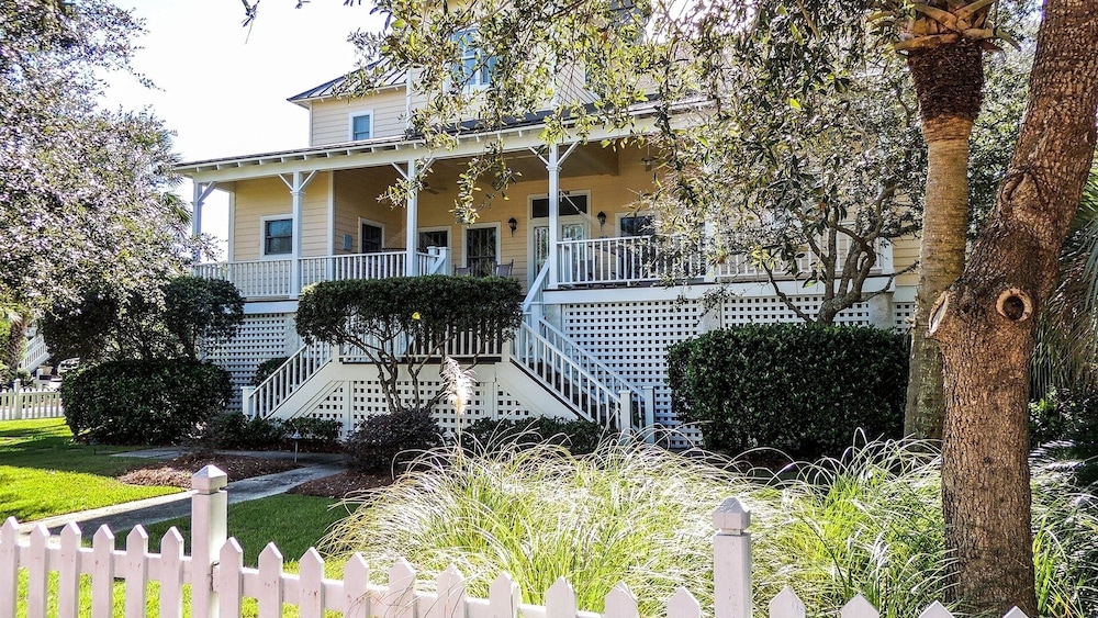 Pawleys Island Vacations - Screened Porches, Decks, Rockers, Hammocks And An Upstairs Balcony With Ocean Views 5 Bedroom Home by RedAwning - Property Image 1