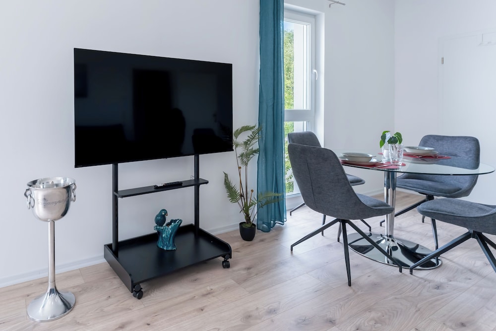 Lit Living-Luxury-Box Spring - Parking