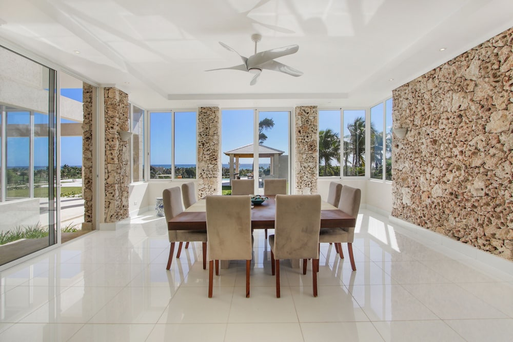 Stunning 6BR Villa With Ocean View in Cap Cana