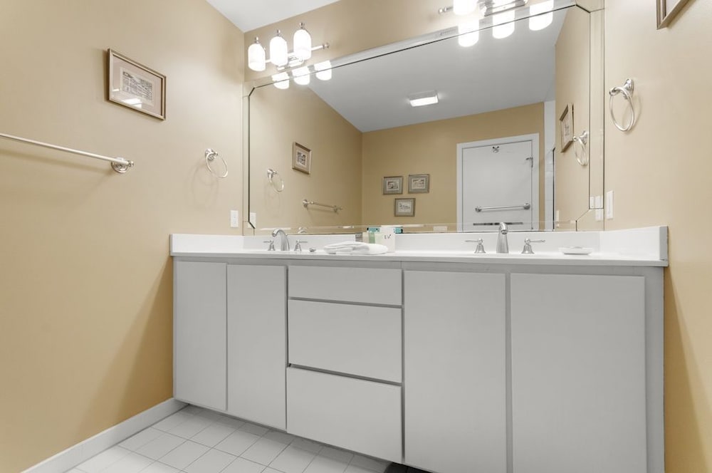 Southern Soleil 5 Bedroom Holiday Home