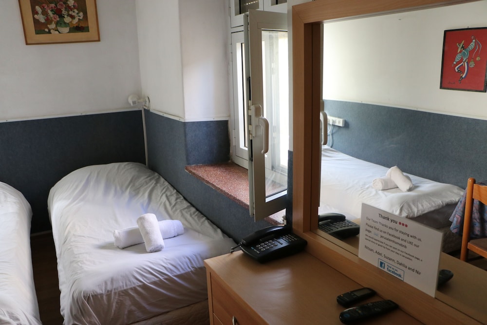 Allenby 2 Bed & Breakfast