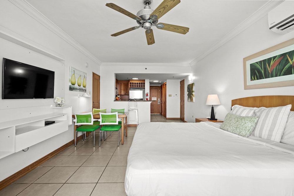Oceanfront Loft Historic San Juan Terrace