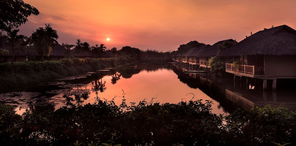 Mekong Riverside Boutique Resort & Spa