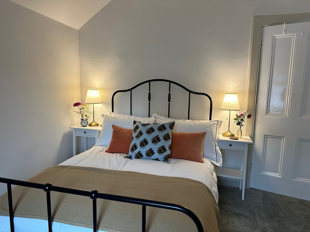 Berwick-upon-Tweed Vacations - The Victoria Hotel - Property Image 3