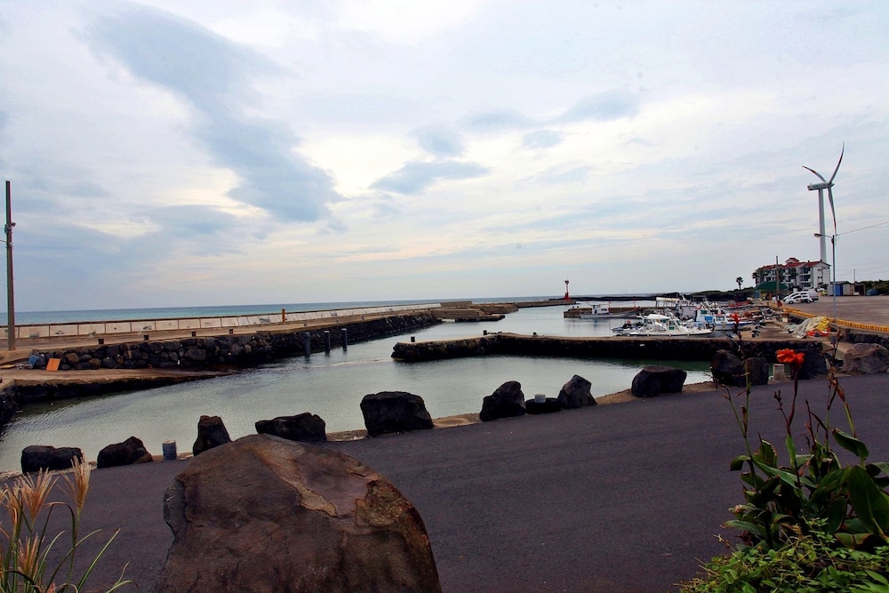 Windmill & Sea Pension