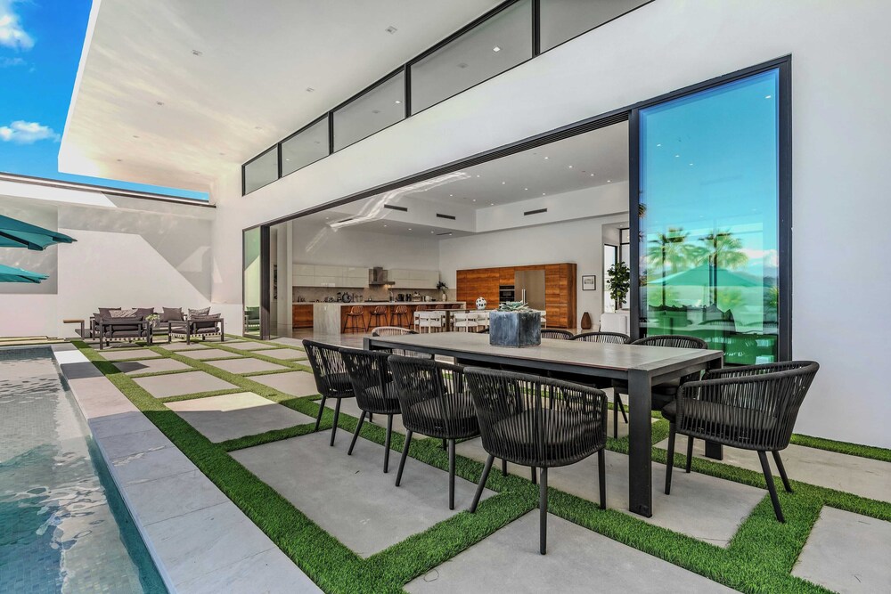 Fine Luxe Retreat w/ Pool & Hot Tub Bravo Villa #15 by Avantstay