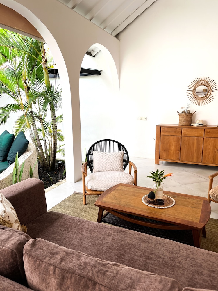 Lovely 2BR Villa Close to The Beach