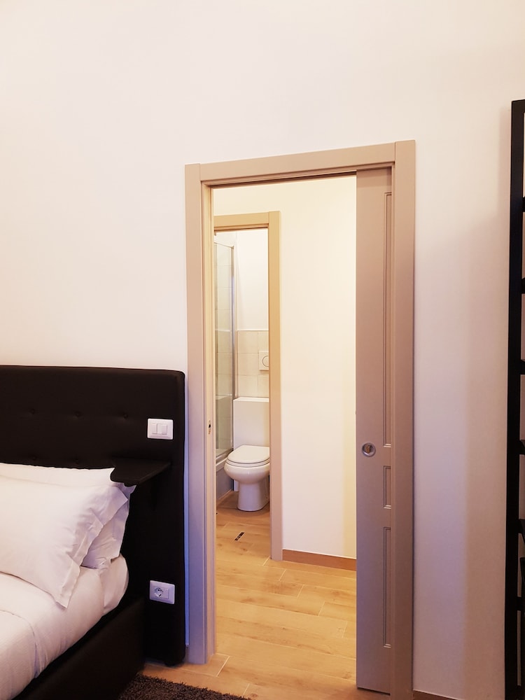 Cairoli Rooms