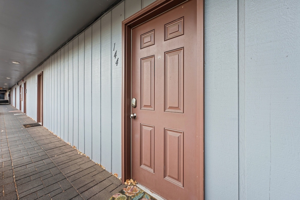 1565 Nw Wall St 144/145 1 Bedroom Condo