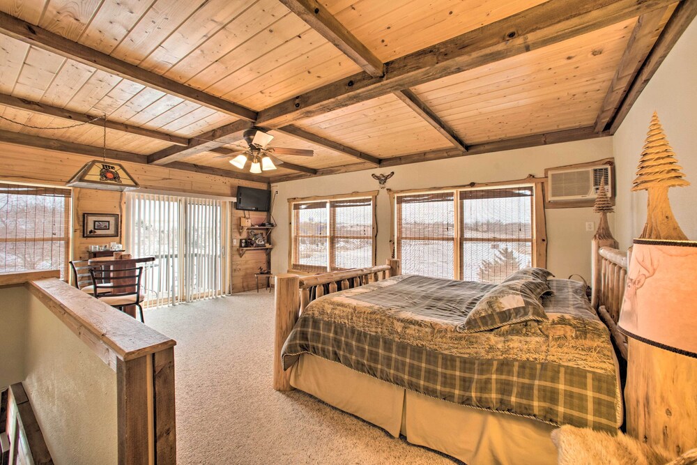 The Lodge in Powersville w/ Game Room & Fire Pit