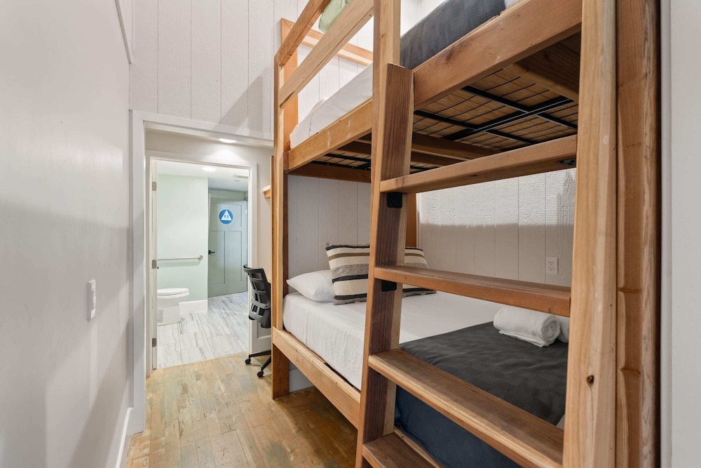 6BR Sanctuary