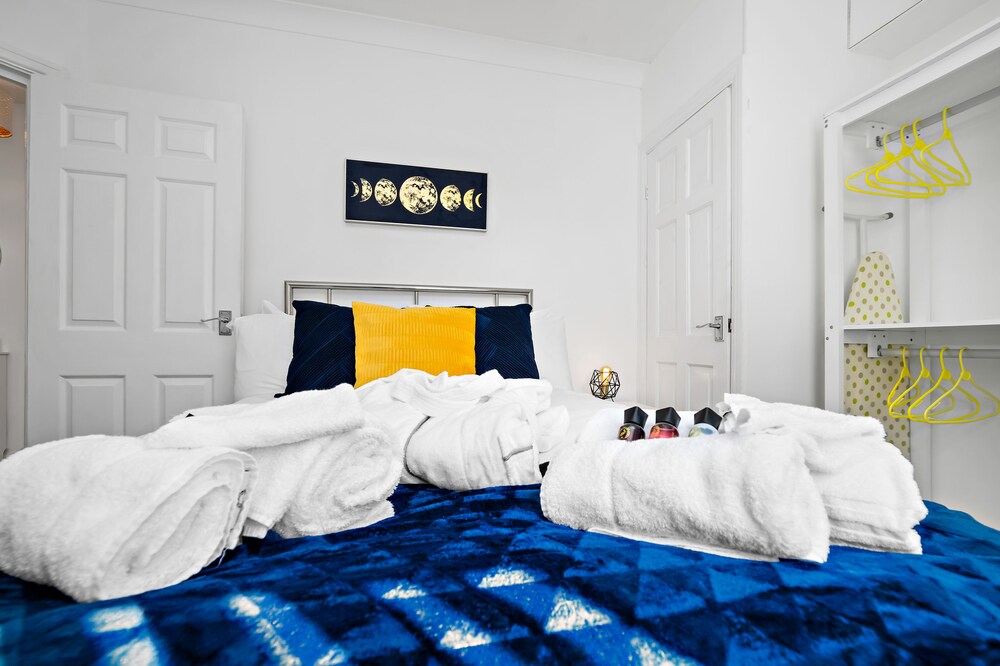 Stay In Cardiff Canton St. John's Court Apartment