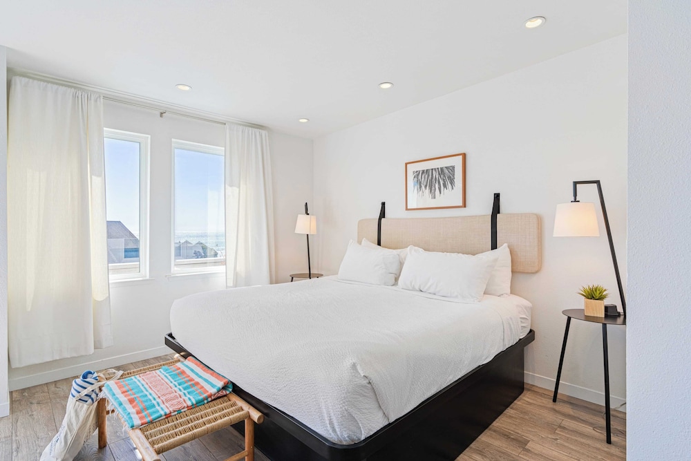 4 Cayucos Bungalows Steps to Beach, Sleeps 16, Pet Friendly