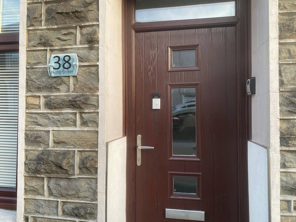 Welsh Retreat With Stunning Views, Sleeps Upto 4
