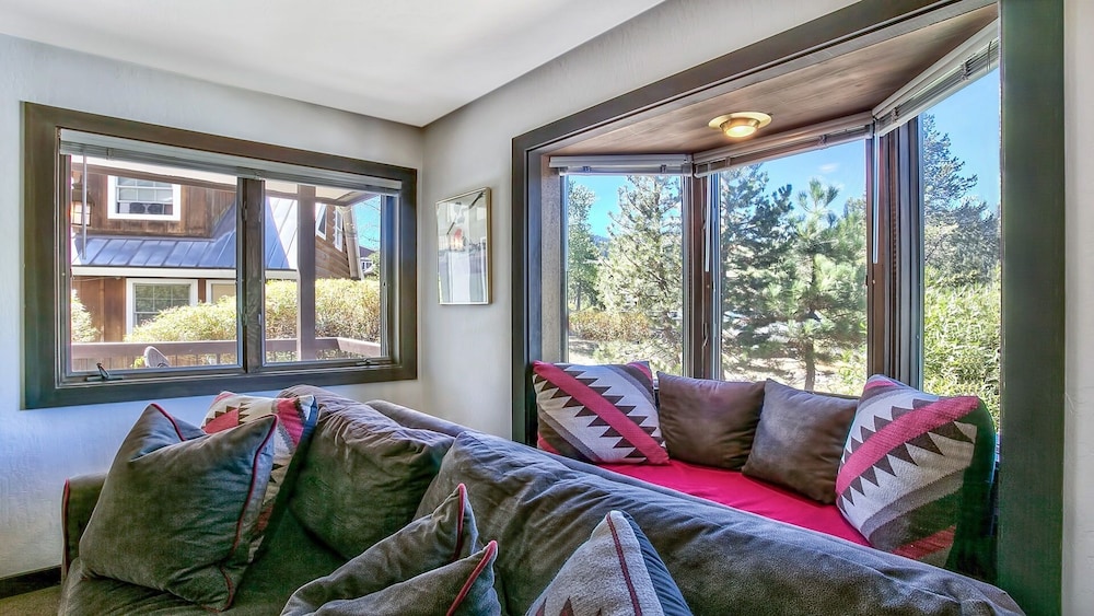 Lake Tahoe Vacations - 227 Squaw Valley Road Condo - Property Image 9
