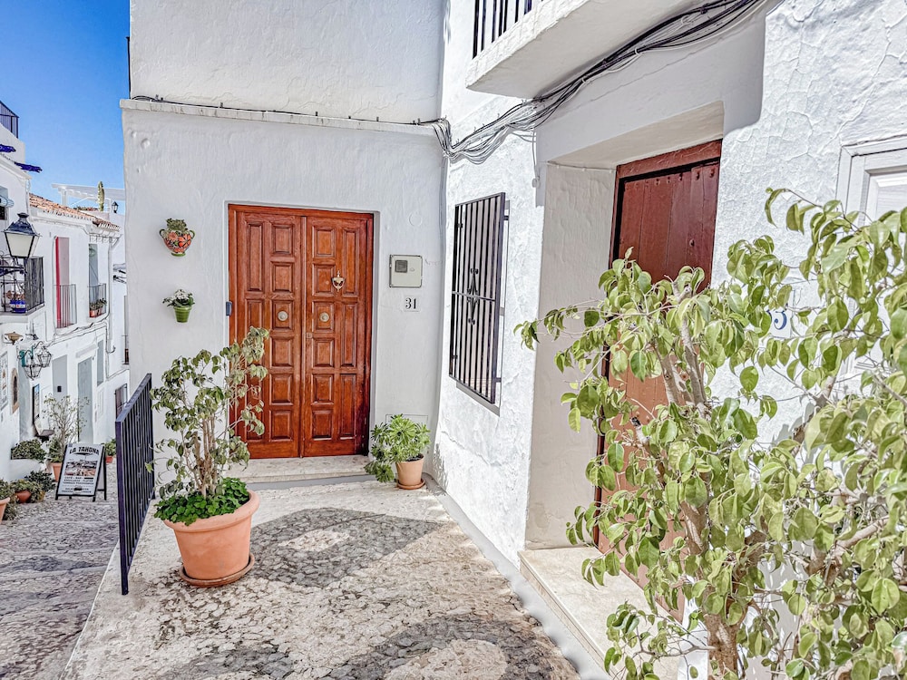 Two bed House With Roof Terrace in the Beautiful Village of Frigiliana