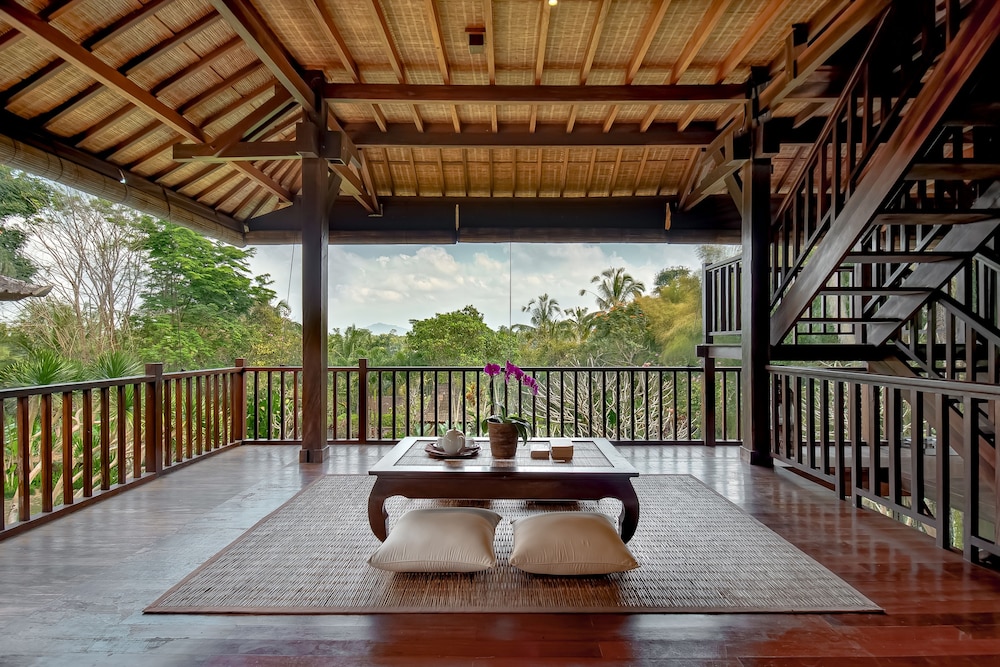 Villa Atas Awan