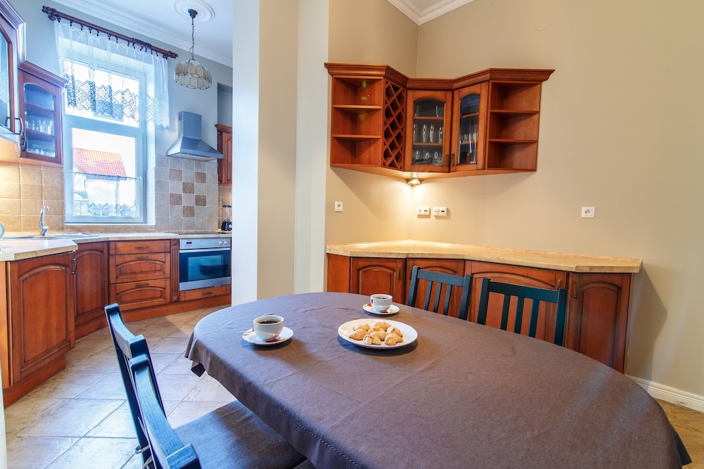 Apartments Happy Hours