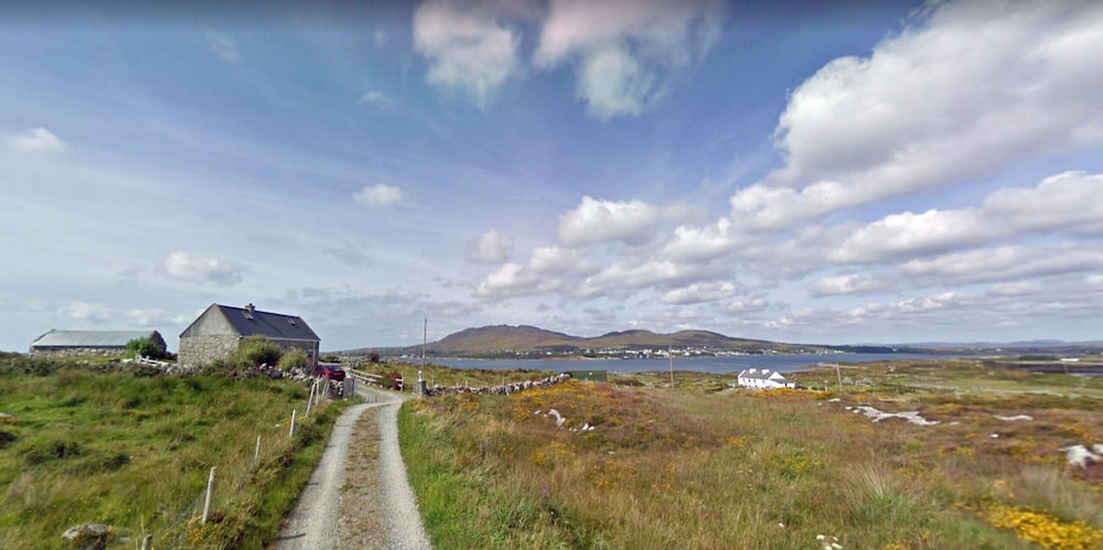 Bridies Holiday Cottage Roundstone