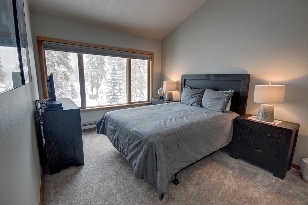 Pines 2169