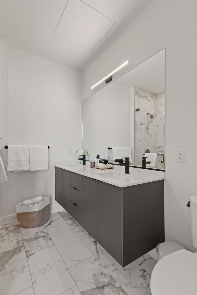 Fulton Market Penthouse 4BR Family Fun Views