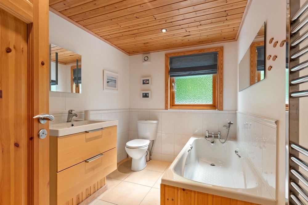Lodge 5 Longbury - Luxury Lodge Woodland Views Restaurant and Spa Facilites