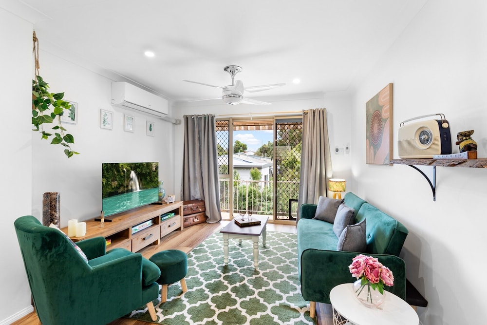 Seaside Serenity: Charming 2-bedroom Getaway