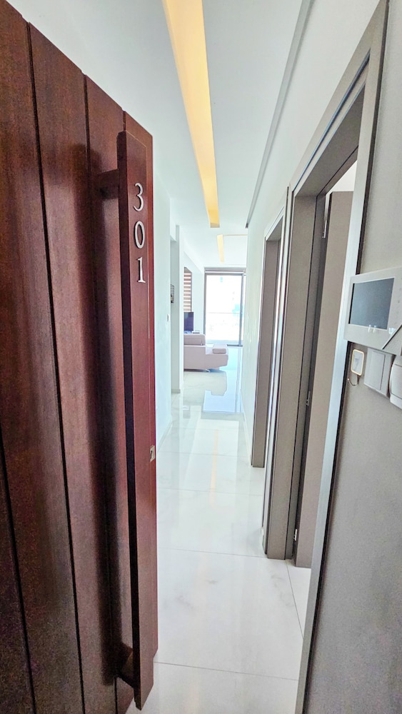 Seaview Business Hub Apartment