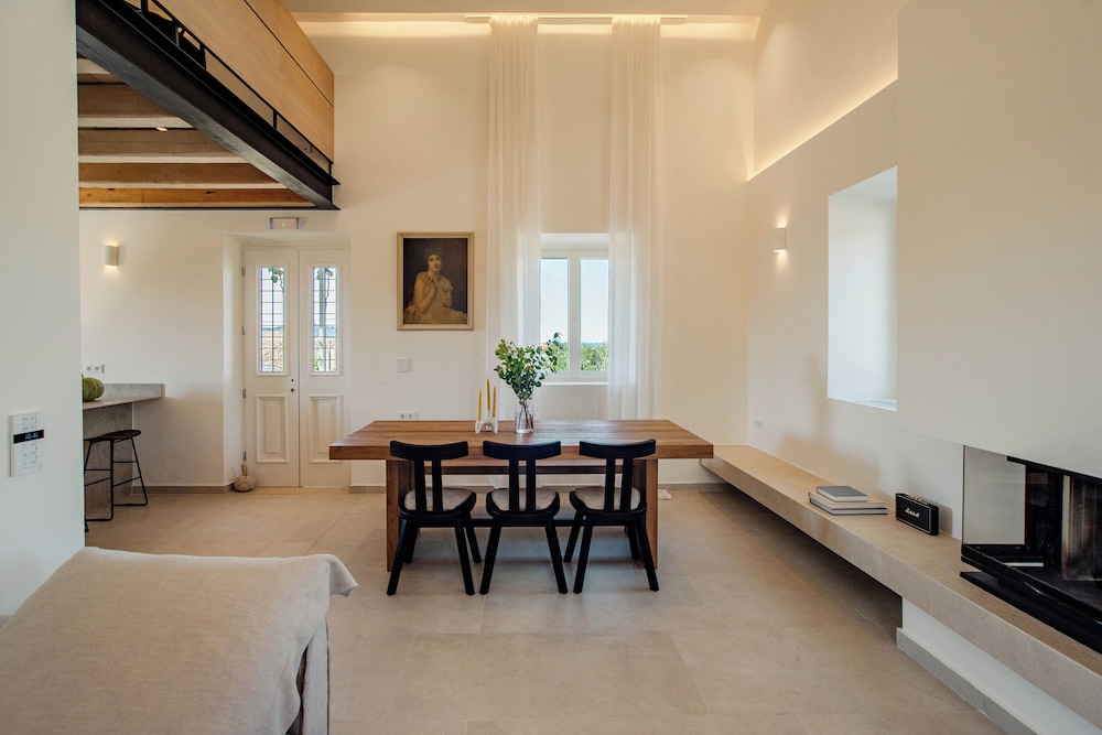Kukutseli Country Living by White Dream
