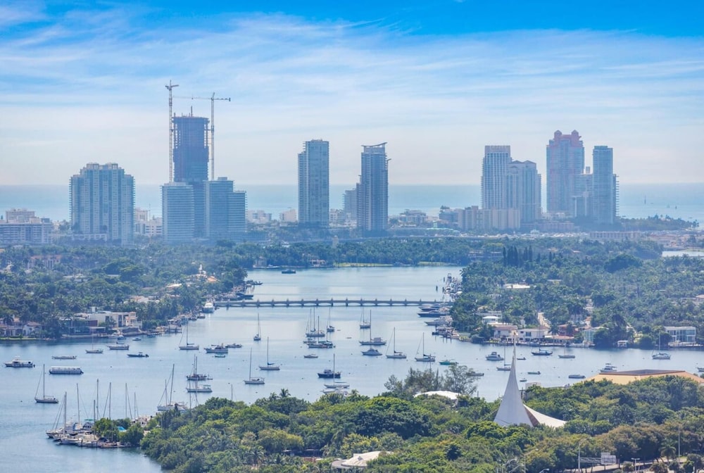 Epic Views and Emerald Water Penthouse