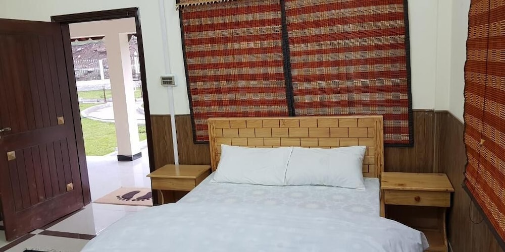 Pine Top Resort Batakundi