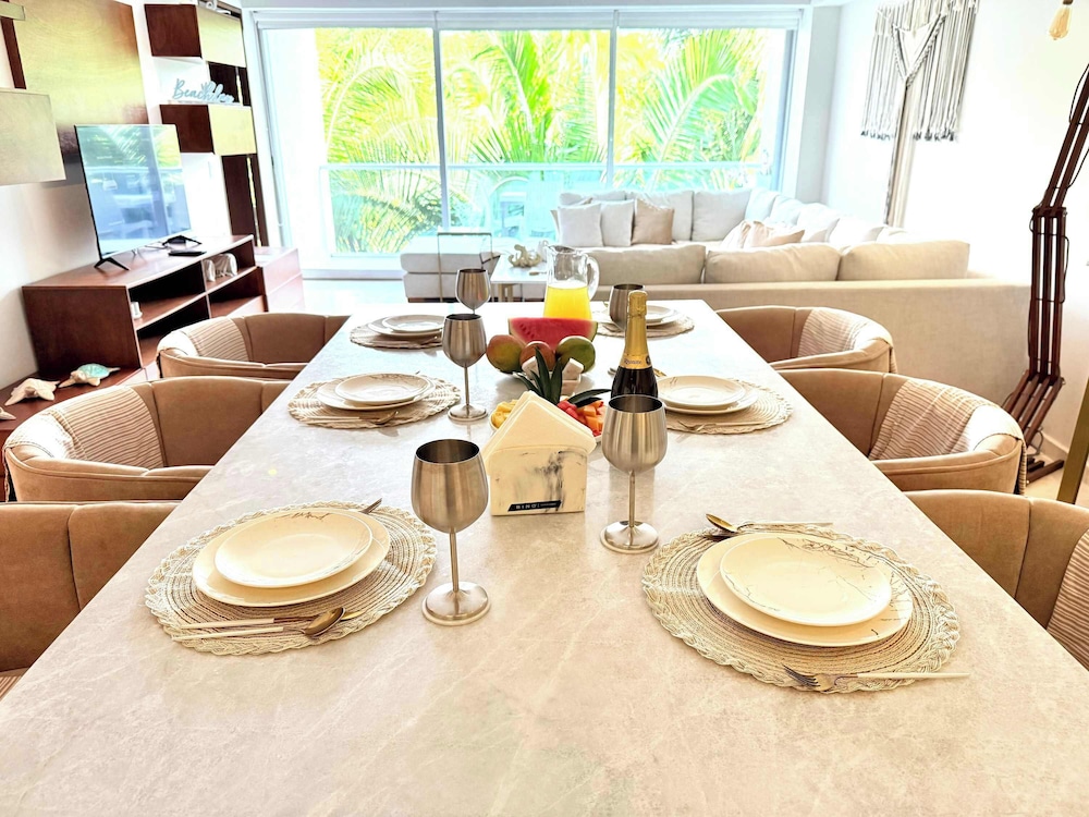 Bolongo: Your Exclusive Oceanfront Escape