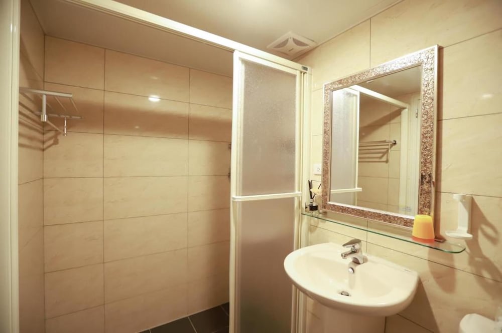 Hula Hotel - Hostel